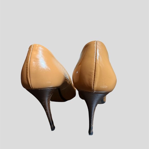 Fendi size 39 tan patent leather stiletto pump - Picture 3 of 11